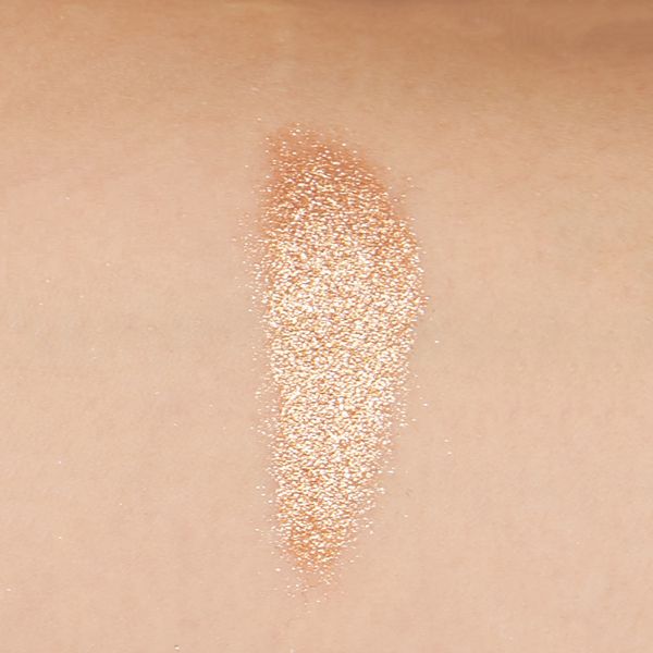 贅沢に輝くゴールドのONLY MINERALS(オンリーミネラル )『ミネラルピグメント ブロンズ』をご紹介に関する画像5