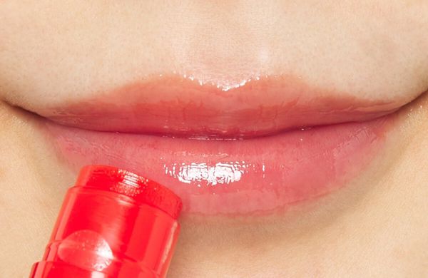 ほんのり色づく、美容液オイルが配合されたMentholatum(メンソレータム)『リップフォンデュ ポピーオレンジ』をご紹介に関する画像4