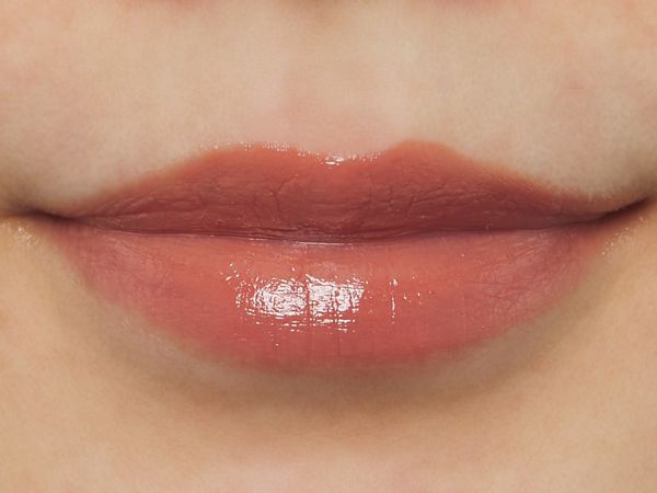 とろけるようなテクスチャー!RIMMEL(リンメル)『ラスティングフィニッシュ クリーミィ リップ 017 ショコラブラウン 』の使用感をレポに関する画像8