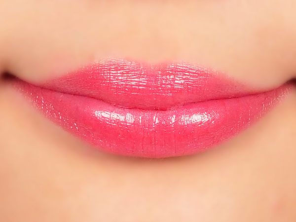 クールで個性的な深めベリーレッドに関する画像13