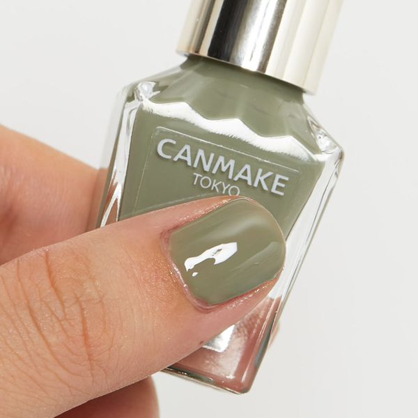 CANMAKE(キャンメイク)『カラフルネイルズ N26 レディカーキ』の使用感をレポに関する画像7
