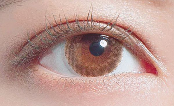 Decorative Eyes Veil(デコラティブアイズ ヴェール)『デコラティブアイズ ヴェール ワンデー ベイビーメープル』の使用感をレポ!に関する画像4