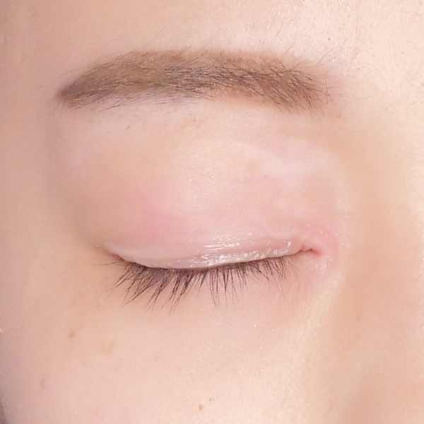 ナチュラルに仕上がるDrcorative Eyes(デコラティブ アイズ)『パワーアイリッドフィックス ラテックスタイプ』をご紹介に関する画像5