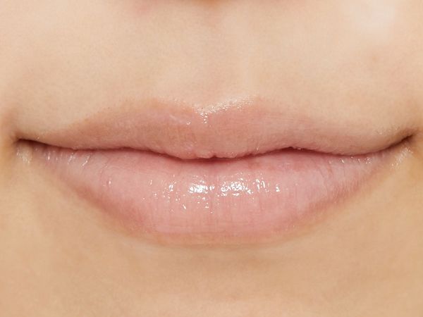 JILLSTUART(ジルスチュアート)『リップバーム〈ホワイトフローラル〉 』の使用感をレポに関する画像7