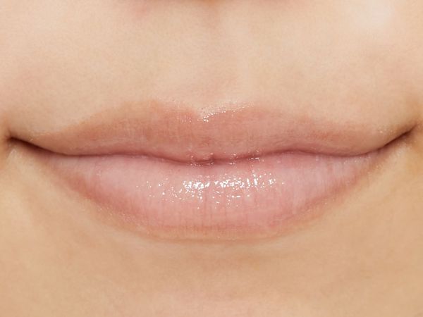 JILLSTUART(ジルスチュアート)『リップバーム 〈ブルーミングペアー〉』の使用感をレポに関する画像7