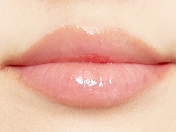ふっくらジューシーな唇に♡ベリーカラーが色気溢れるグロスオイルに関する画像21