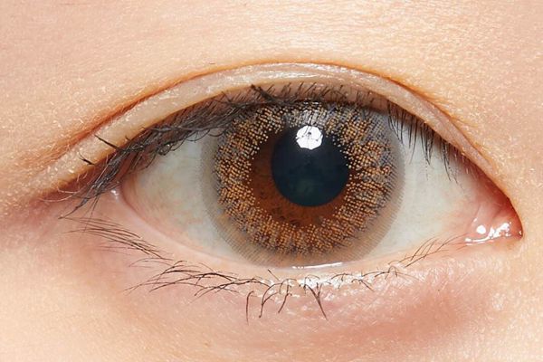 高含水で快適なつけ心地続く!パッと目を引く個性派EYEを叶えるカラコンに関する画像7