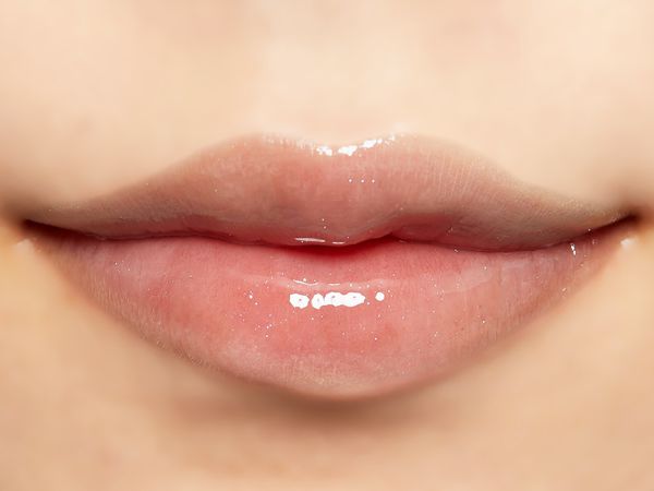 まるで唇に水を張ったような輝き! 話題沸騰中の“水膜グロス”! rom&nd(ロムアンド)の『グラスティングウォーターグロス 01 サンホクラッシュ(sanho crush)』をご紹介に関する画像21