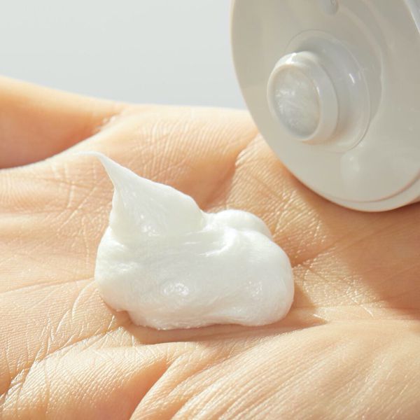 古い角質を濃密泡でオフ! しっとり肌になれる薬用洗顔料に関する画像12