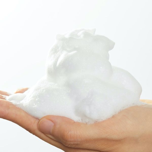 古い角質を濃密泡でオフ! しっとり肌になれる薬用洗顔料に関する画像15