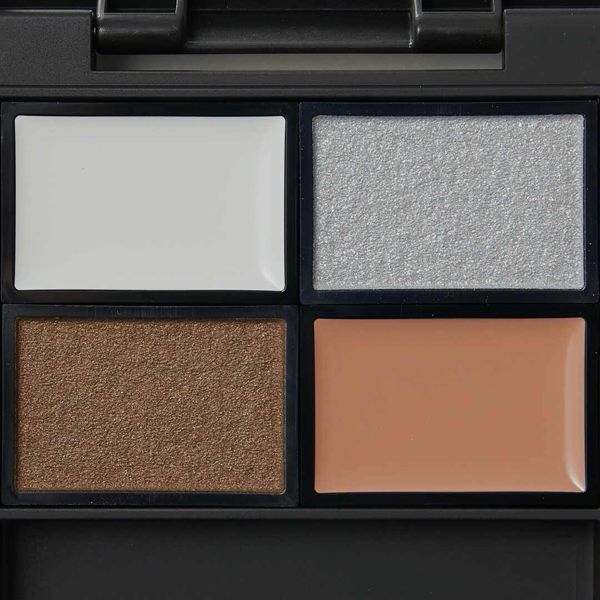 Celvoke(セルヴォーク)『ヴォランタリーベイシス アイパレット<2020 A/W Collection> 08 ホワイトヘリテージ』の使用感をレポ!に関する画像7