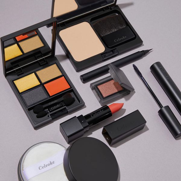 Celvoke(セルヴォーク)『ヴォランタリーベイシス アイパレット<2020 A/W Collection> 08 ホワイトヘリテージ』の使用感をレポ!に関する画像17