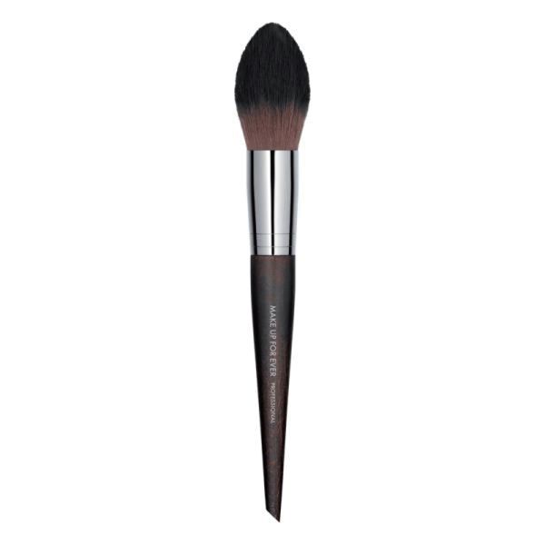 MAKE UP FOR EVER(メイクアップフォーエバー)『チークブラシ 160』の使用感をレポ!に関する画像1
