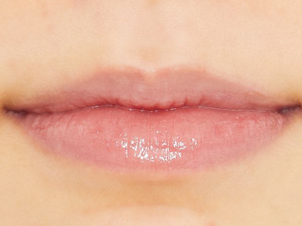 RIMMEL(リンメル)『オーマイグロス 012 クラウディピンク』の使用感をレポに関する画像7
