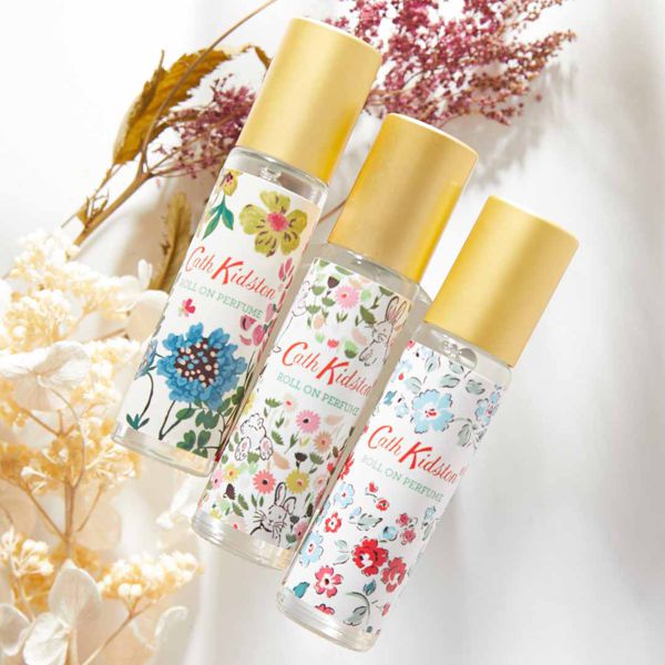 CathKidston(キャス・キッドソン)『ロールオンパフュームジェル マンダリン&ピオニーの香り ドゥルウィッチディッツィ』の使用感をレポ!に関する画像1