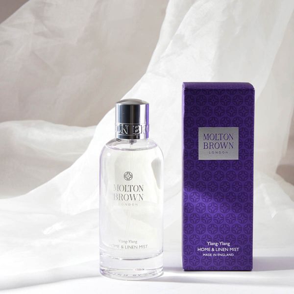 高級感あふれるロマンチックな香りのMOLTON BROWN(モルトンブラウン)『イランイラン ホーム&リネンミスト』の使用感をレポに関する画像1
