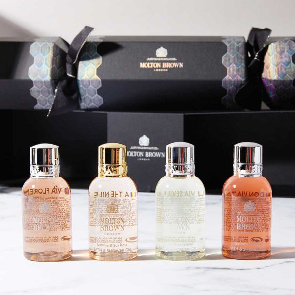 フローラル&シトラスの4種類がつまったMOLTON BROWN(モルトンブラウン)『フローラル&シトラス クラッカー』の使用感をレポに関する画像1
