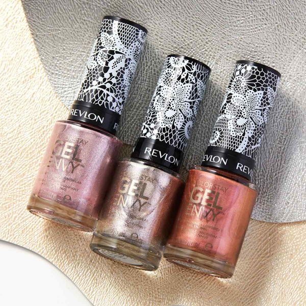 REVLON(レブロン)『カラーステイ ジェル エンビー ロングウェア ネイル エナメル N 808 スタンディング オベーション』の使用感をレポ!に関する画像1