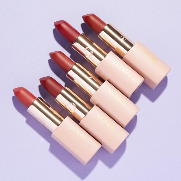 VCND(ブイシーエヌディー)『ピンクミストリップ #305 ピーチレッド』の使用感をレポ!に関する画像1