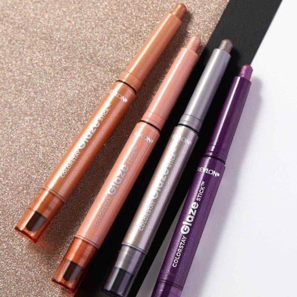 REVLON(レブロン)『カラーステイ グレイズ スティック 876 ウィステリア』の使用感をレポ!に関する画像1