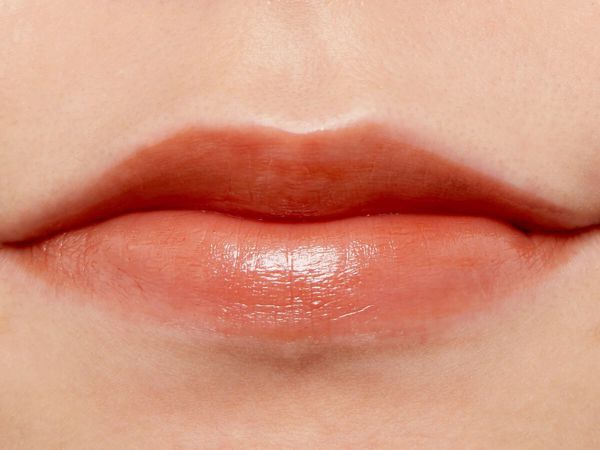 KATE(ケイト)『パーソナルリップクリーム 08 じんわり血色感』の使用感をレポに関する画像10