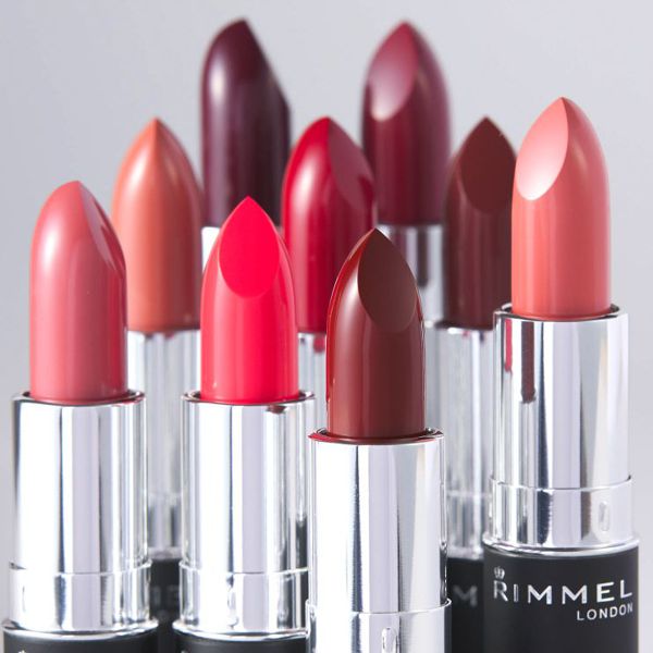 ふんわり柔らかな塗り心地、RIMMEL(リンメル)『マシュマロルック リップスティック 015 メルティレッド』の使用感をレポに関する画像1