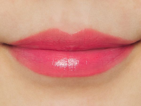 するする唇にカラーがのるRIMMEL(リンメル)『マシュマロルック リップスティック 017 サニーネオンレッド』をご紹介に関する画像13