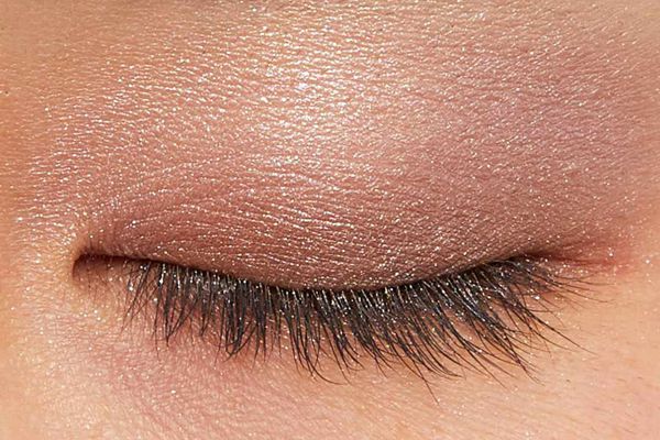 肌に溶け込むシースルー発色!暖かみのある一味違ったブラウンに関する画像23