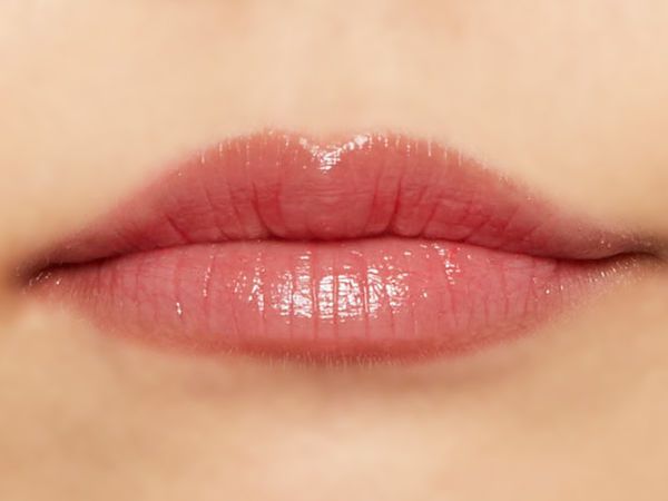 唇の色を“隠さずいかす”！ うるつやシアーな発色のスリークグロウリップ『アプリコットフィグ』をご紹介に関する画像31