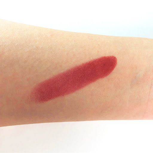 上品で女性らしい雰囲気漂うブラウンベースのレッドカラー ボビイブラウン クラッシュドリップカラーに関する画像4