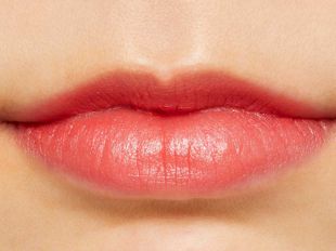 SELF BEAUTY ビューティチュードシアマットリップ スティックカラー 202 ティータイム コーラル 0.9g の画像 1