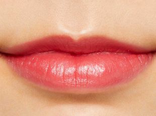 SELF BEAUTY ビューティチュードシアマットリップ スティックカラー 203 バレンタイン ロージー 0.9g の画像 1