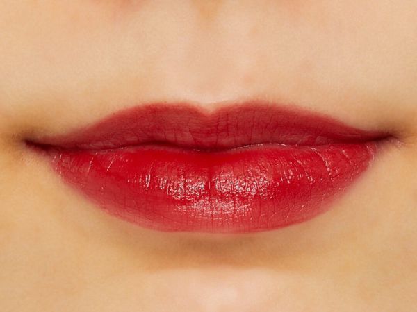 SELF BEAUTYのビューティチュード シアーマットリップティント 201 ミッドナイト レッド 4gに関する画像2