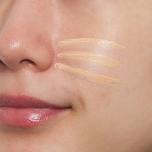 舞妓はん BBリキッドペン 01 ライトベージュ SPF50+ PA++++ の画像 1