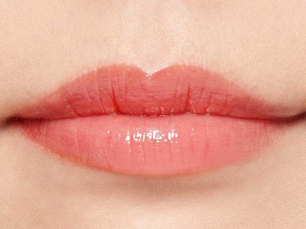 色素薄い系女子になれるメイクテク♡イエベ・ブルベ別のおすすめアイテムも紹介の画像