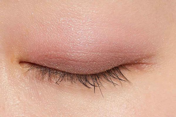 目の形別 ピンクメイクのやり方とおすすめのコスメやカラコンも紹介 かわいい系 大人系 派手めなど Noin ノイン 目の形別 ピンクメイクのやり方とおすすめのコスメやカラコンも紹介 かわいい系 大人系 派手めなど Noin ノイン