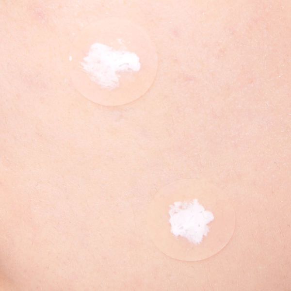 背中ケアできてる?美背中をGETする簡単な方法をご紹介【ニキビケア・ムダ毛処理】の画像