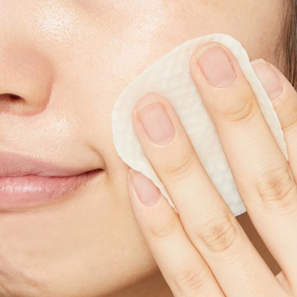 背中ケアできてる?美背中をGETする簡単な方法をご紹介【ニキビケア・ムダ毛処理】の画像