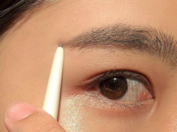 いつのまにか消えている眉毛に終止符を 落ちない 消えない眉毛の書き方 Noin ノイン いつのまにか消えている眉毛に終止符を 落ちない 消えない眉毛の書き方 Noin ノイン