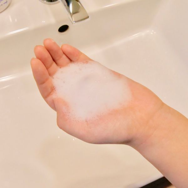 肌診断をしてくすみのないツルツル肌を目指そう! あなたに合う角質ケアアイテムご紹介の画像