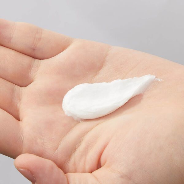 脂性肌になる原因とは? おすすめのスキンケアや対策方法を徹底解説! の画像