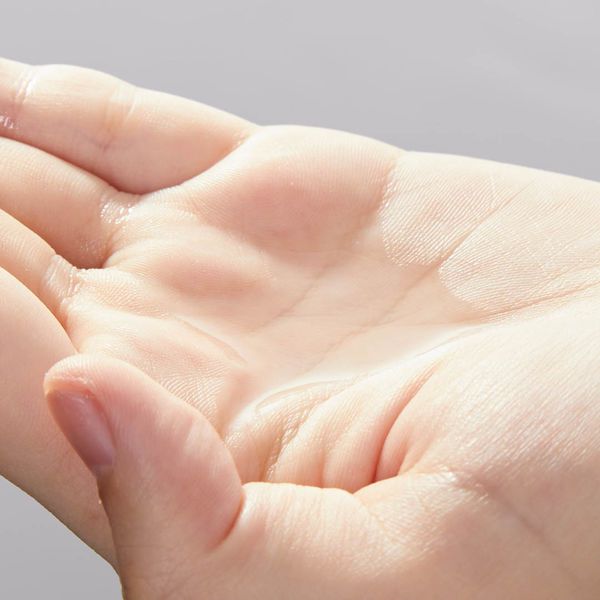 セラミド化粧水の人気商品15選紹介! 毛穴・ニキビへの効果や口コミまで【医療監修】の画像