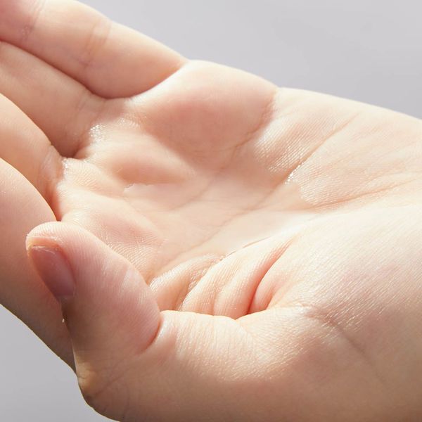 【ニキビなど肌悩み別】化粧水のおすすめランキングを徹底解説【極潤など】の画像