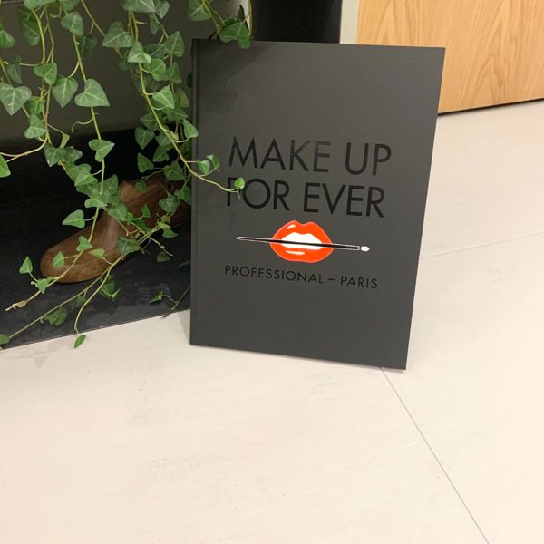 専属メイクアップアーティスト直伝! MAKE UP FOR EVER(メイクアップフォーエバー)の魅力に迫る【ポイントメイク・ツール編】の画像