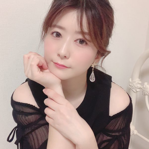 上品で華やかなパーティーメイクの方法をご紹介! アイメイクのやり方やおすすめコスメも【プチプラ】の画像
