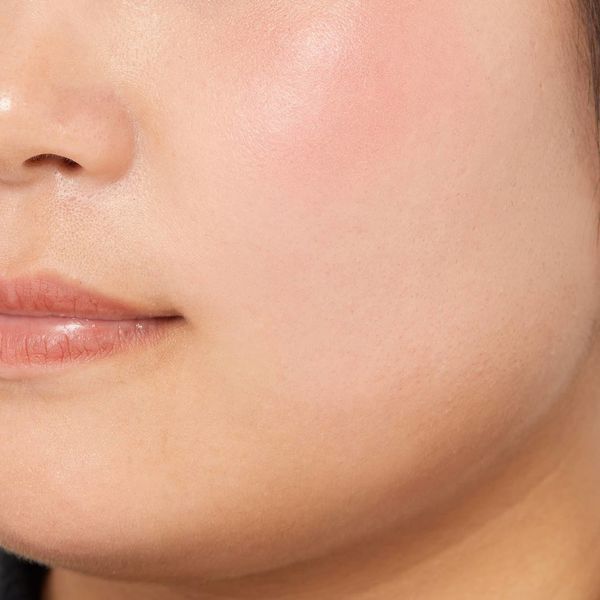 夏のお出かけは身軽に♡ ミニバッグなら最小限のコスメで勝負の画像