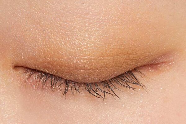 【美人系から可愛い系まで】つり目の方向けメイク方法をご紹介【まぶたの形別】の画像